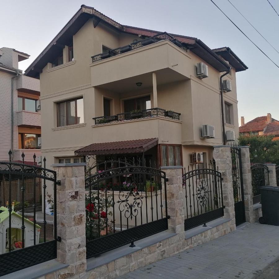 צ'רנומורץ Apartments Dona מראה חיצוני תמונה