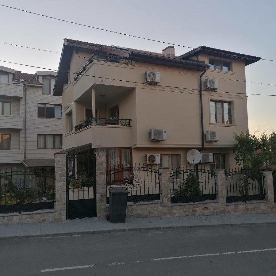 צ'רנומורץ Apartments Dona מראה חיצוני תמונה
